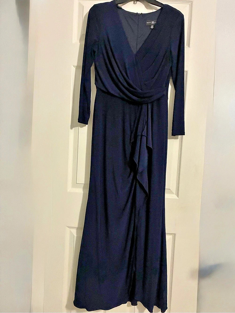 Betsy & Adam Cascade Ruffle Long Sleeve Stretch Jersey Gown Black 10P